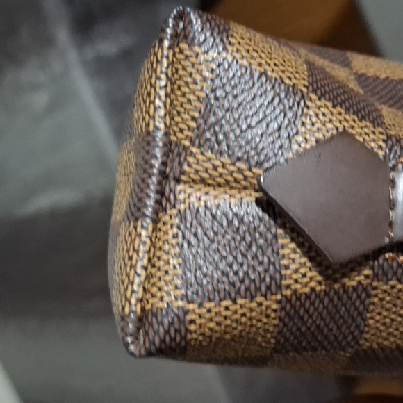 Louis Vuitton pouch - Picture 13 of 14